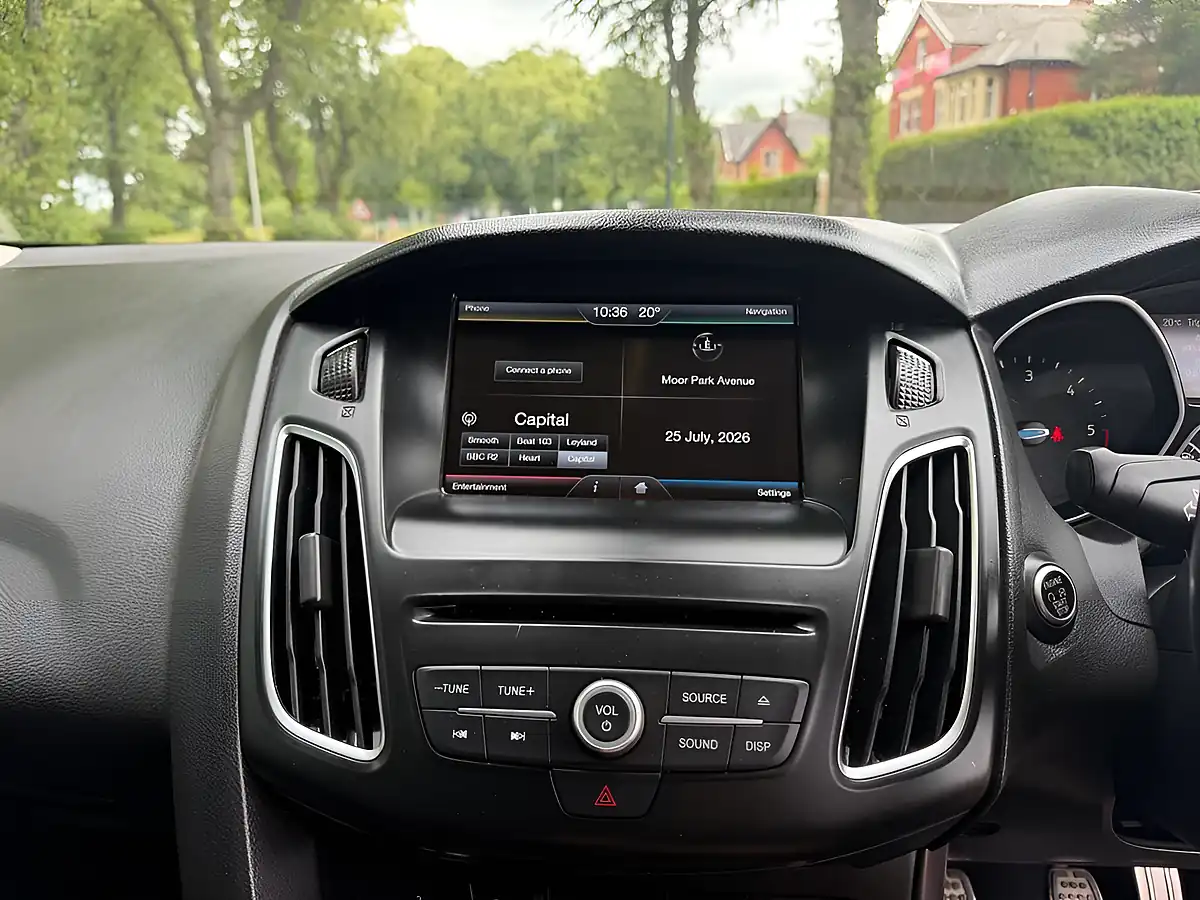 Used 2015 Ford Focus Zetec S Red - Interior and Exterior details 16