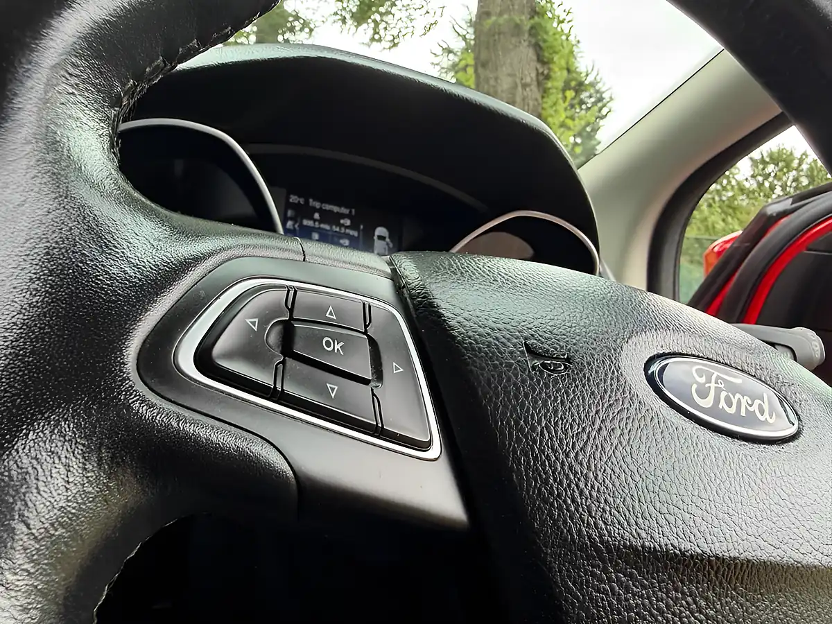 Used 2015 Ford Focus Zetec S Red - Interior and Exterior details 19
