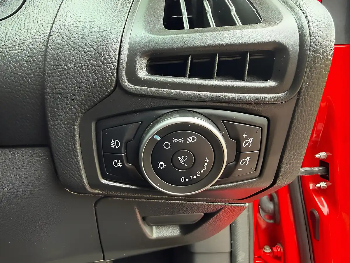 Used 2015 Ford Focus Zetec S Red - Interior and Exterior details 20