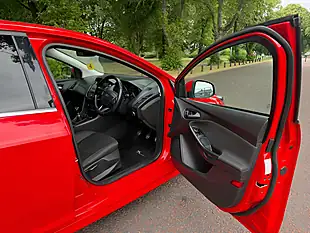 Used 2015 Ford Focus Zetec S Red - Interior and Exterior details 9
