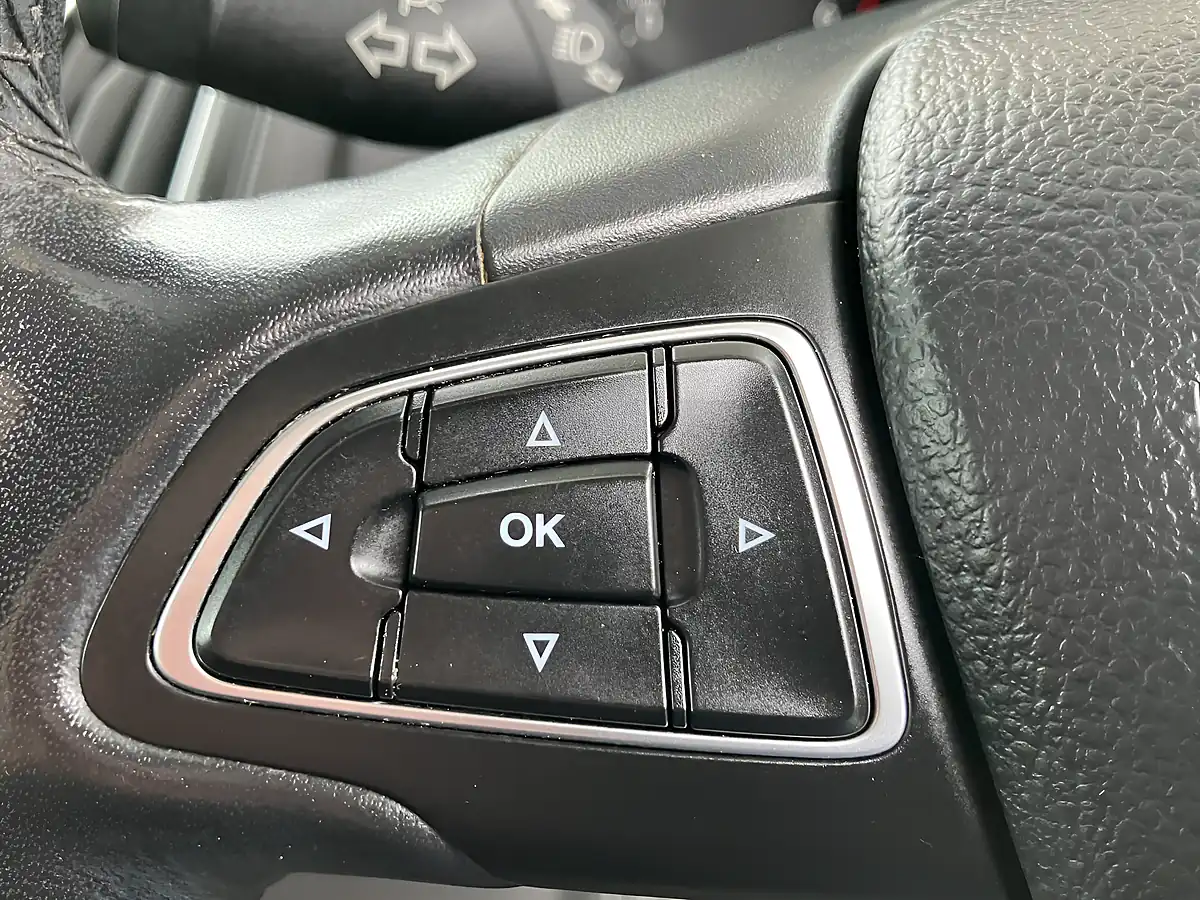 Used 2015 Ford Focus Zetec S Red - Interior and Exterior details 11