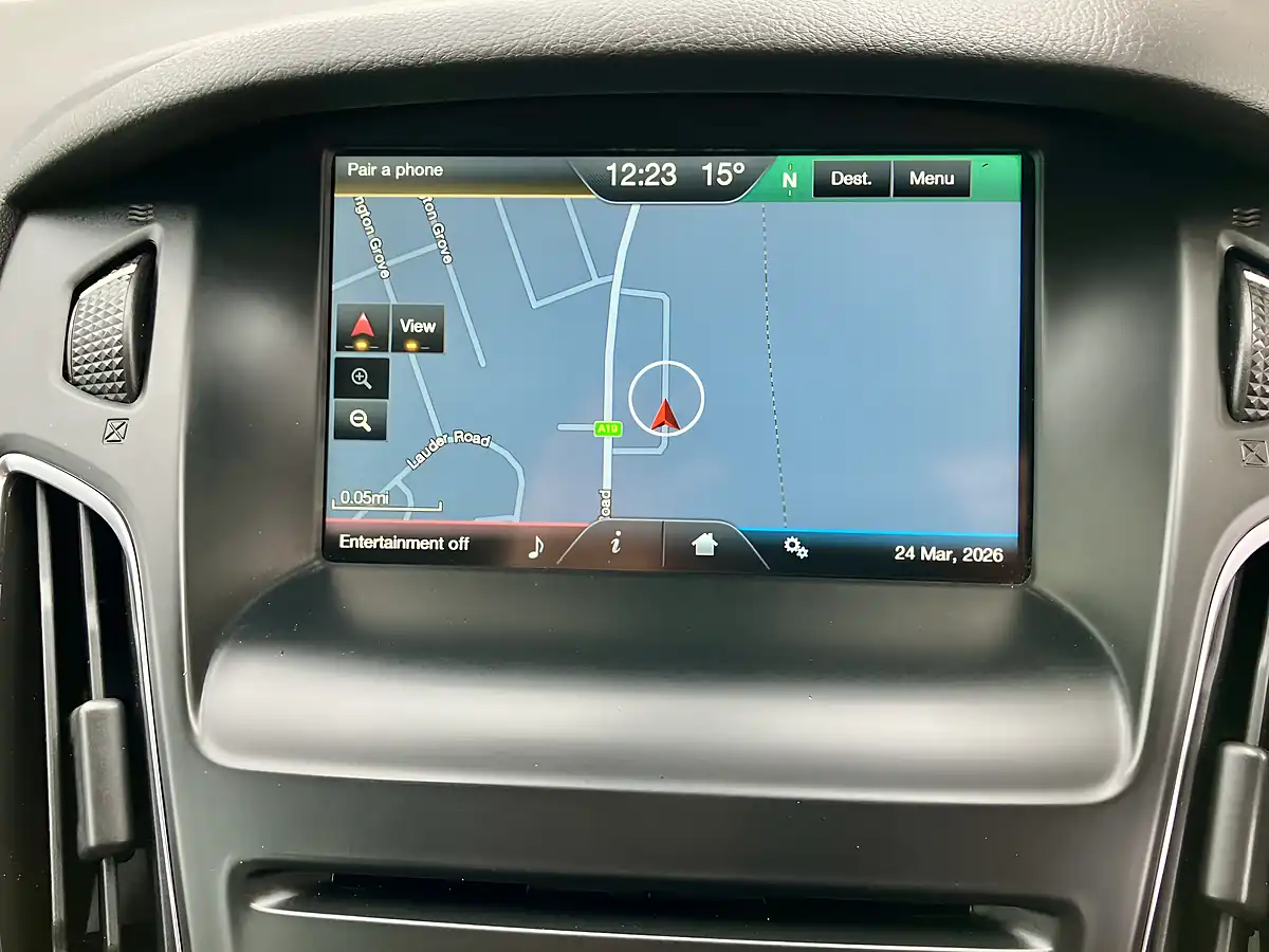 Used 2015 Ford Focus Zetec S Red - Interior and Exterior details 12