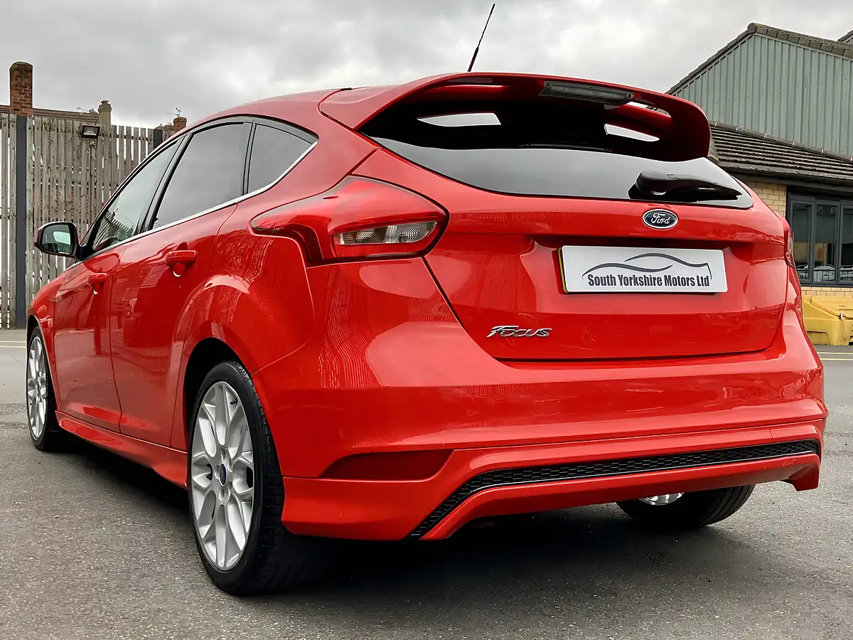 Used 2015 Ford Focus Zetec S Red - Interior and Exterior details 19