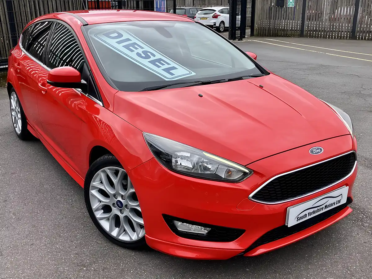 Used 2015 Ford Focus Zetec S Red - Interior and Exterior details 2