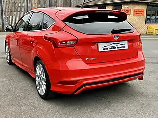 Used 2015 Ford Focus Zetec S Red - Interior and Exterior details 20