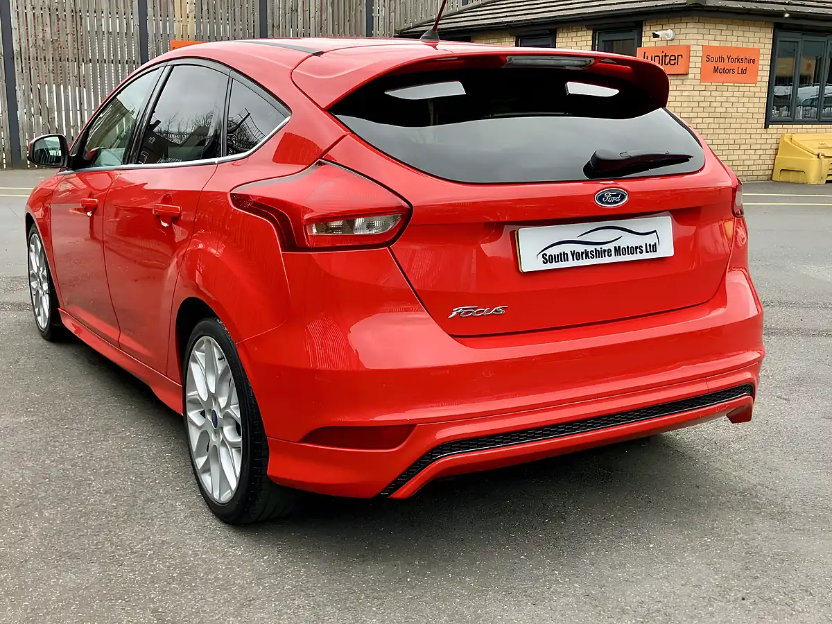 Used 2015 Ford Focus Zetec S Red - Interior and Exterior details 20