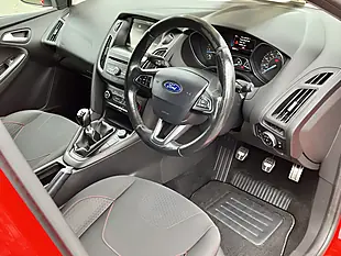 Used 2015 Ford Focus Zetec S Red - Interior and Exterior details 3