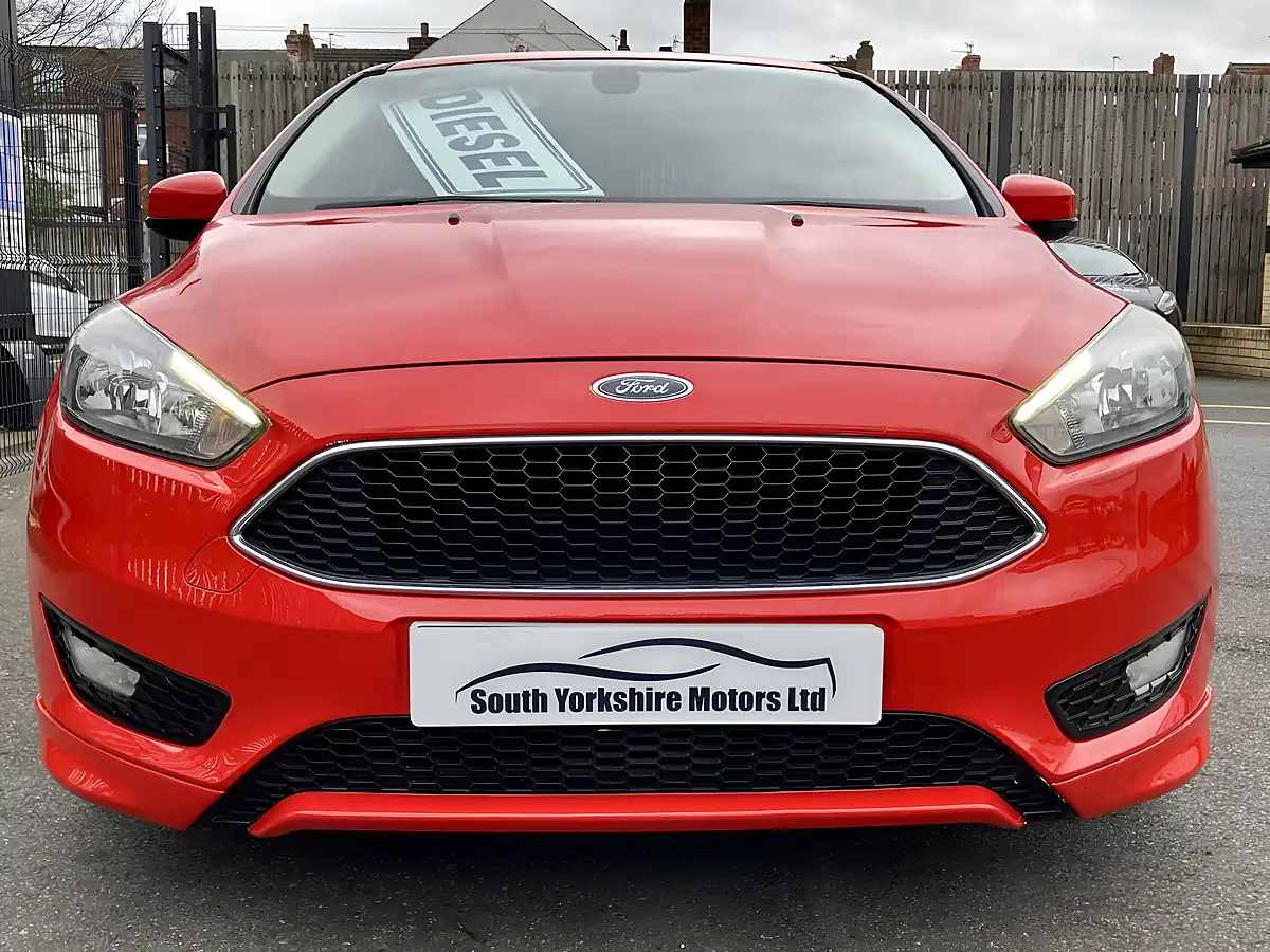 Used 2015 Ford Focus Zetec S Red - Interior and Exterior details 4