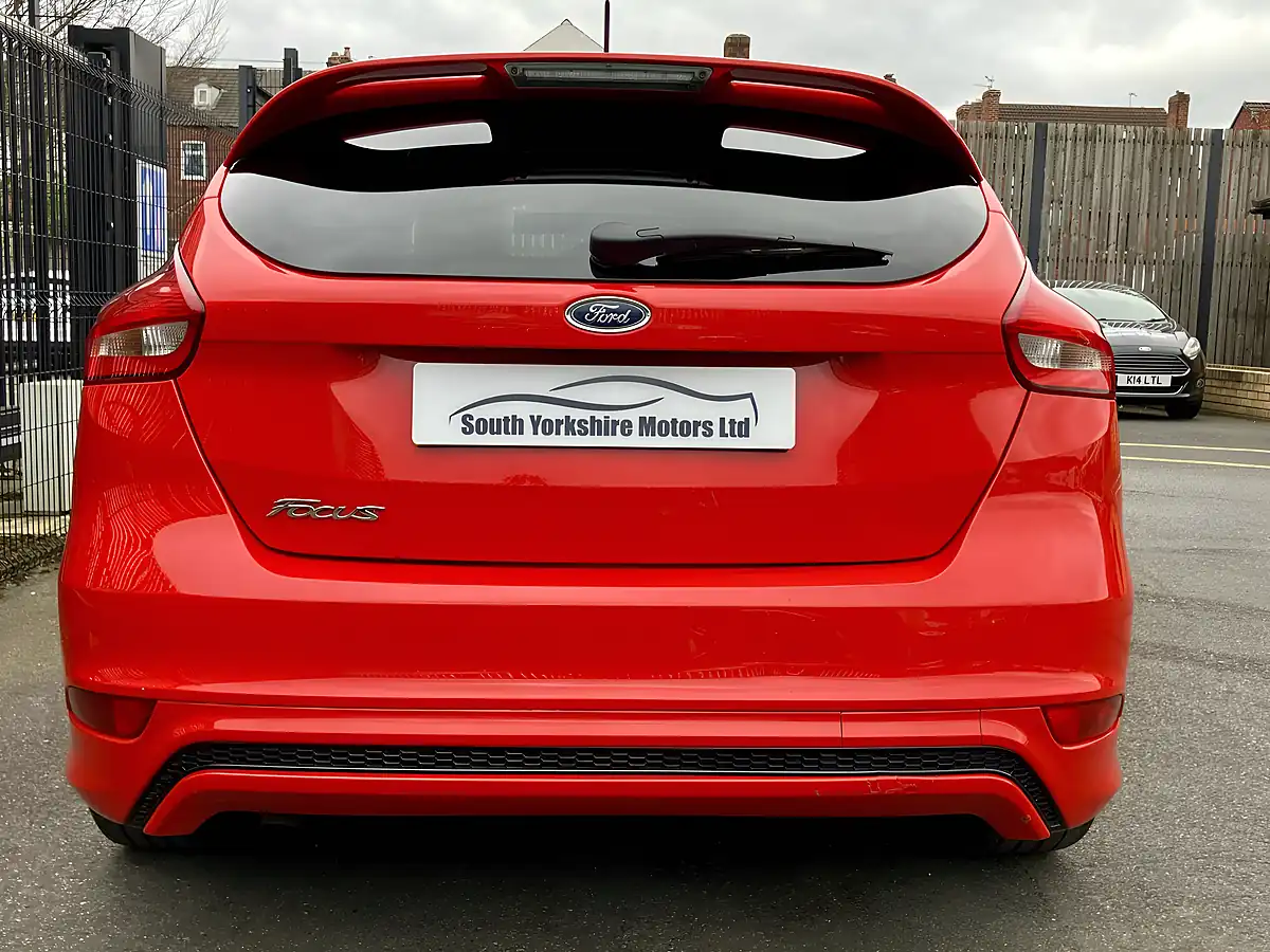 Used 2015 Ford Focus Zetec S Red - Interior and Exterior details 6