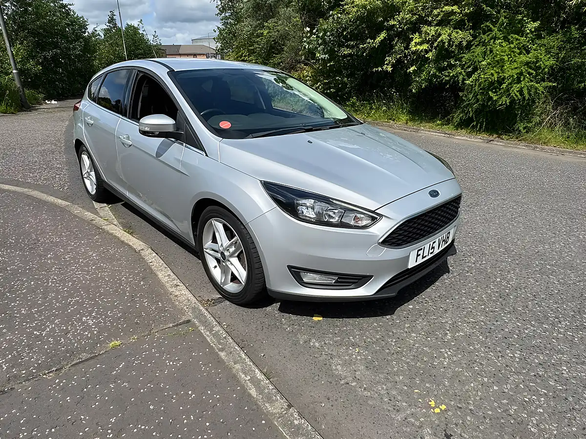 Used 2015 Ford Focus Zetec Silver - Front View