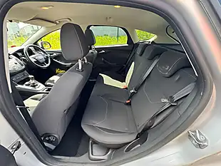 Used 2015 Ford Focus Zetec Silver - Interior and Exterior details 10