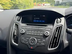 Used 2015 Ford Focus Zetec Silver - Interior and Exterior details 18