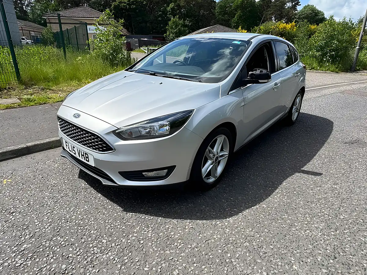 Used 2015 Ford Focus Zetec Silver - Interior and Exterior details 3