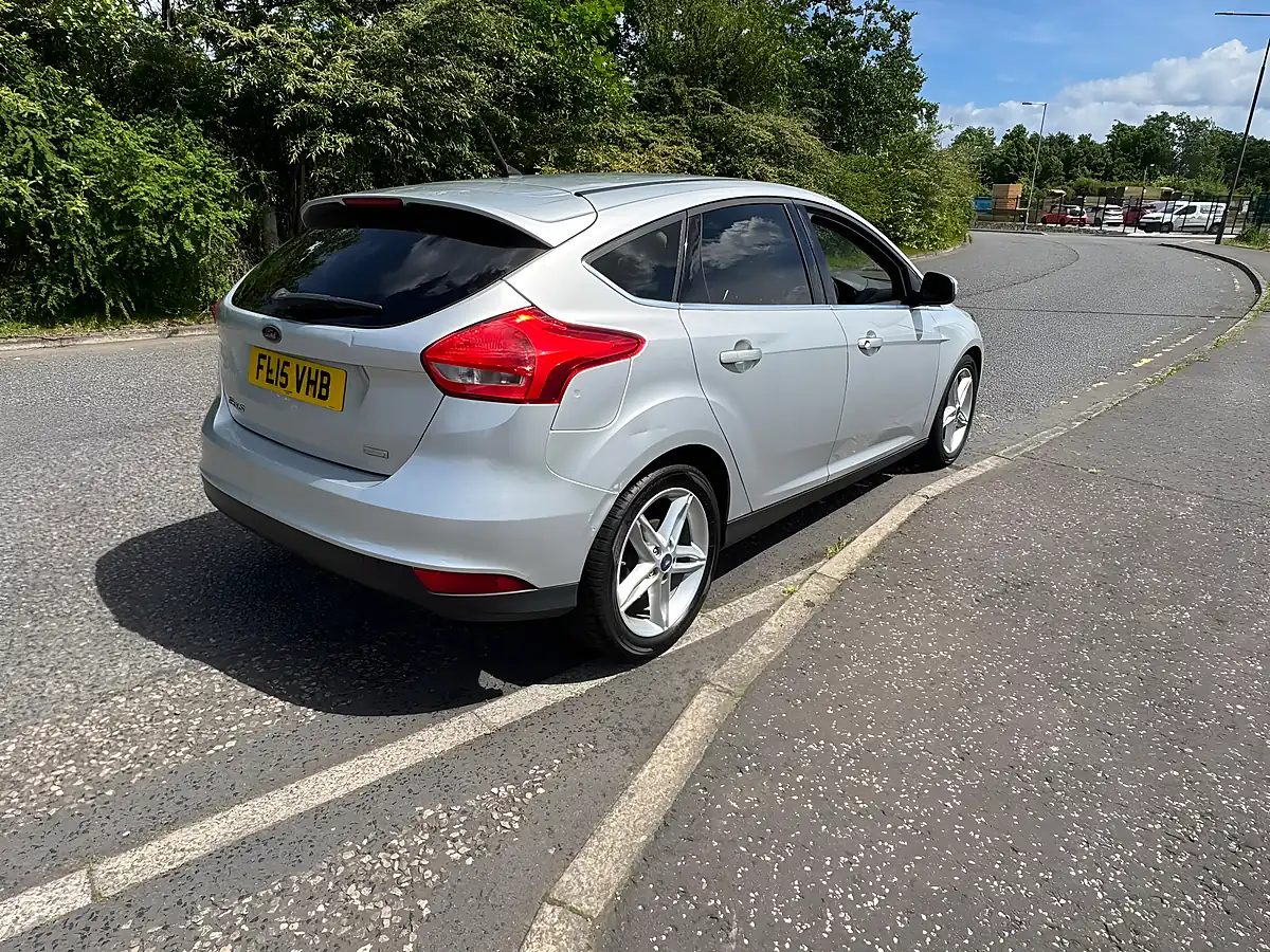 Used 2015 Ford Focus Zetec Silver - Interior and Exterior details 6