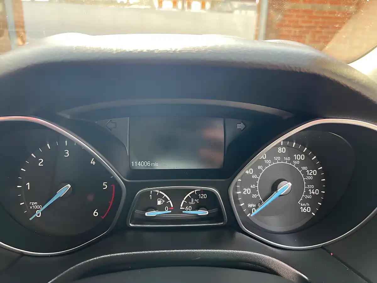 Used 2015 Ford Focus Zetec Silver - Interior and Exterior details 16