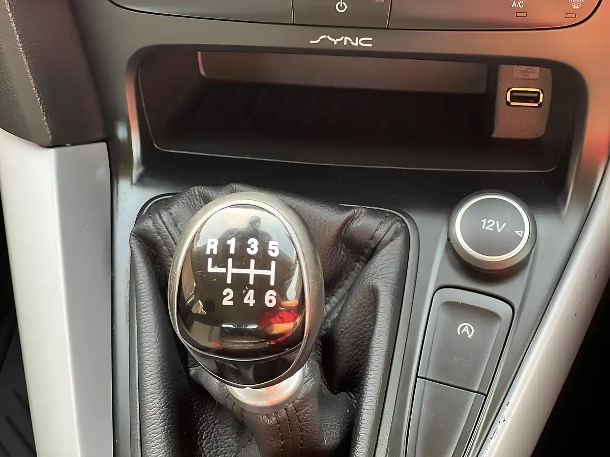 Used 2015 Ford Focus Zetec Silver - Interior and Exterior details 8