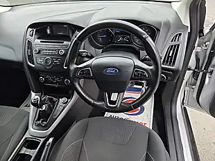 Used 2015 Ford Focus Zetec Silver - Interior and Exterior details 10