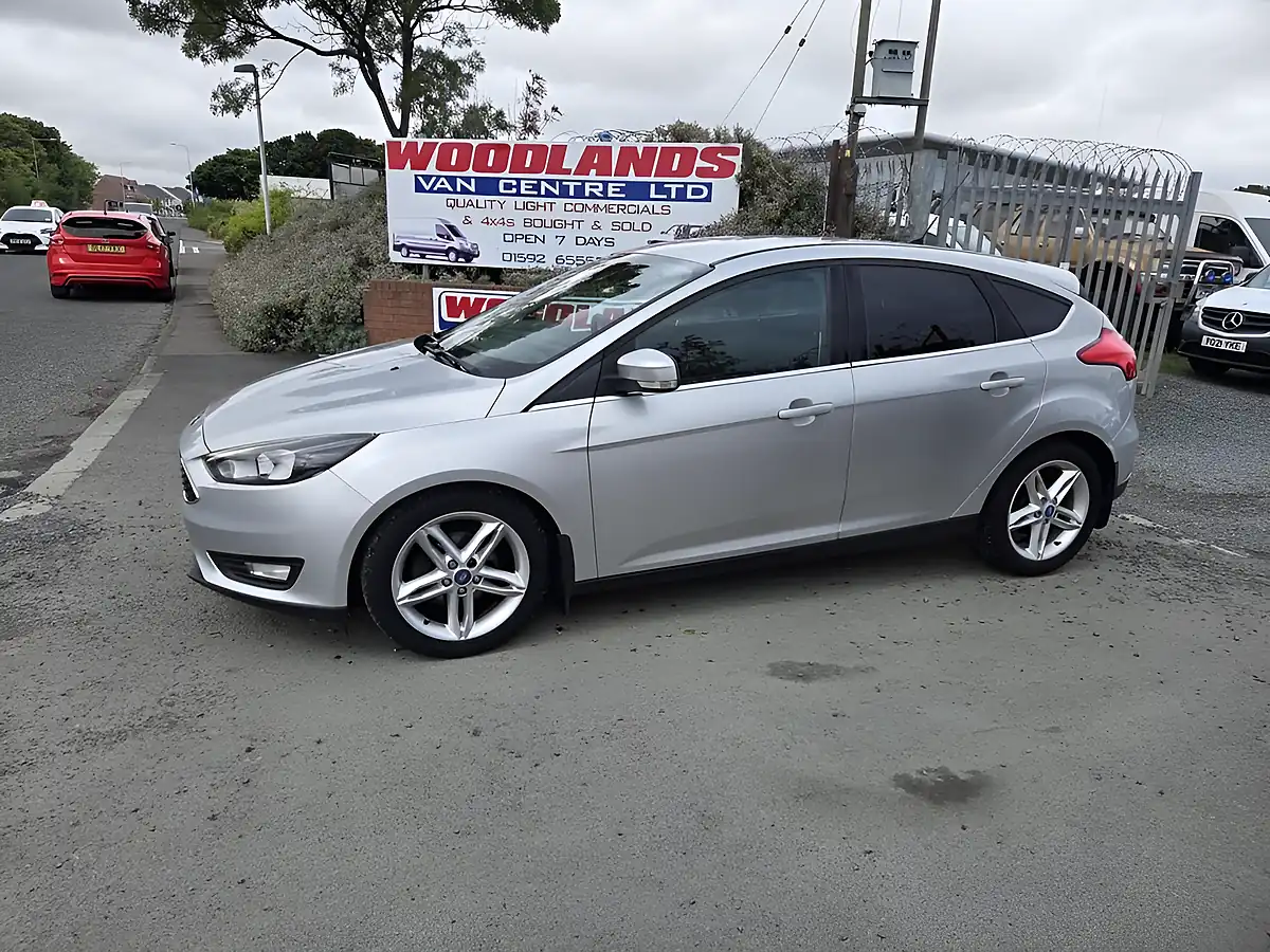 Used 2015 Ford Focus Zetec Silver - Interior and Exterior details 4