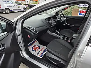 Used 2015 Ford Focus Zetec Silver - Interior and Exterior details 8