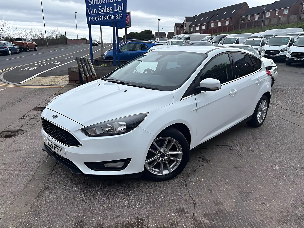 Used 2015 Ford Focus Zetec White - Front View