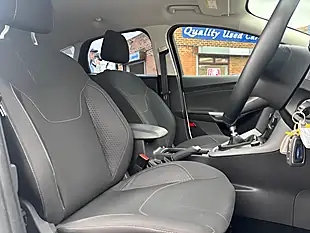 Used 2015 Ford Focus Zetec White - Interior and Exterior details 12