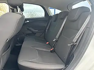 Used 2015 Ford Focus Zetec White - Interior and Exterior details 14