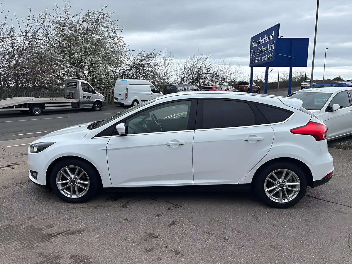 Used 2015 Ford Focus Zetec White - Interior and Exterior details 2
