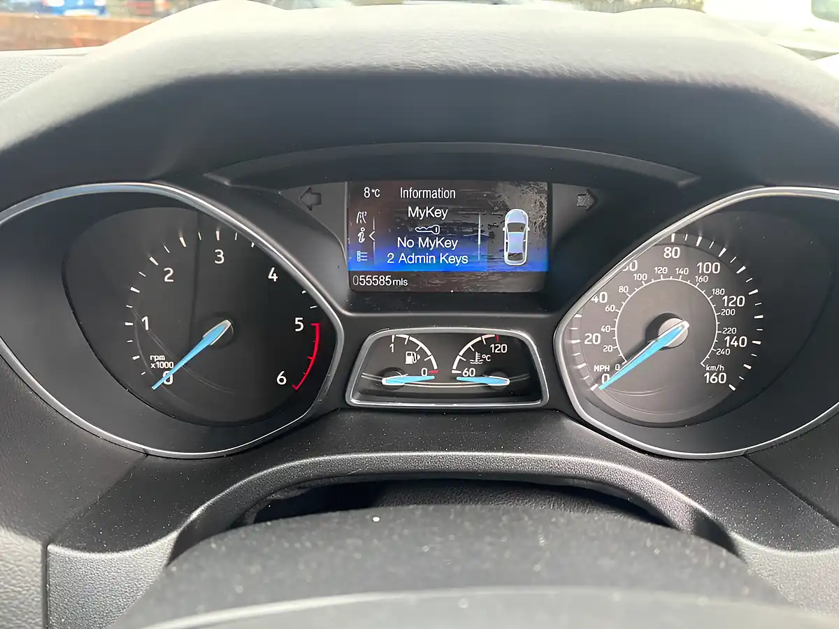 Used 2015 Ford Focus Zetec White - Interior and Exterior details 20