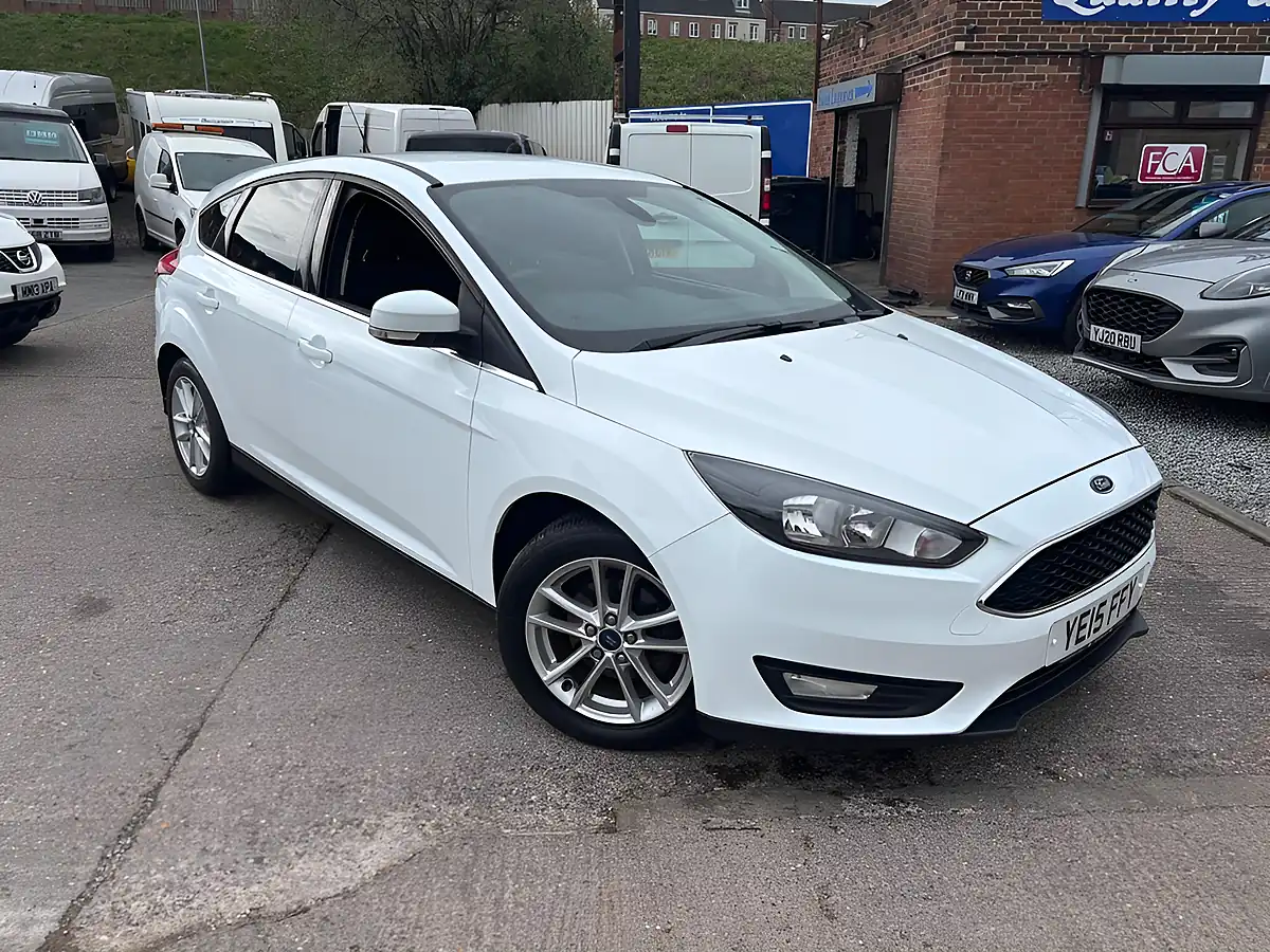 Used 2015 Ford Focus Zetec White - Interior and Exterior details 3