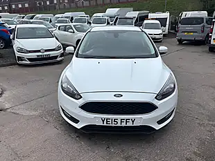 Used 2015 Ford Focus Zetec White - Interior and Exterior details 4