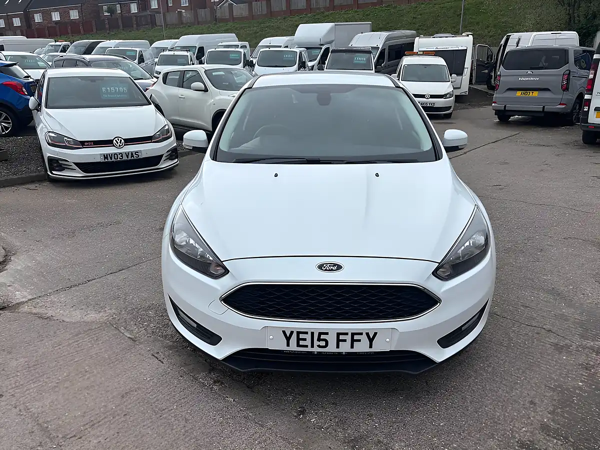 Used 2015 Ford Focus Zetec White - Interior and Exterior details 4