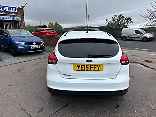 Used 2015 Ford Focus Zetec White - Interior and Exterior details 6