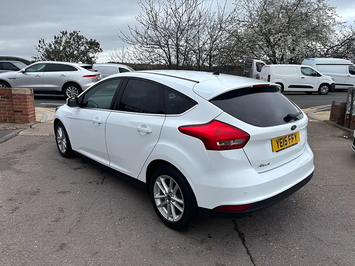 Used 2015 Ford Focus Zetec White - Interior and Exterior details 7