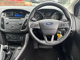 Used 2015 Ford Focus Zetec White - Interior and Exterior details 9