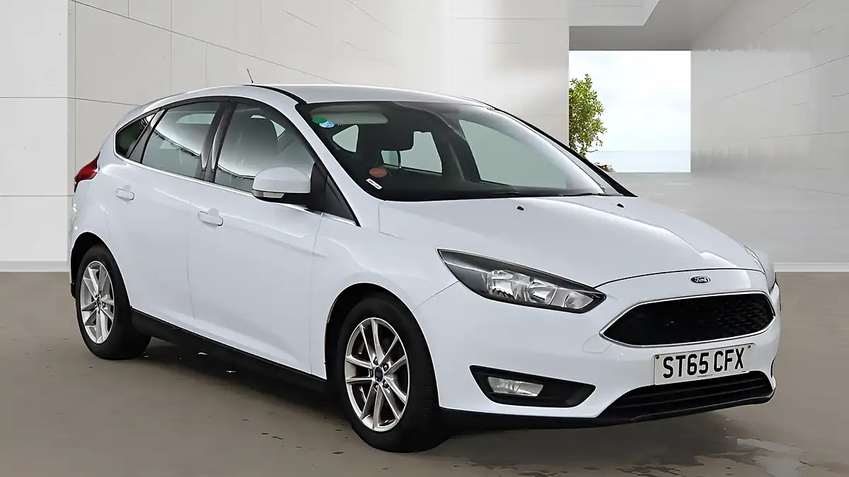 Used 2015 Ford Focus Zetec White - Front View