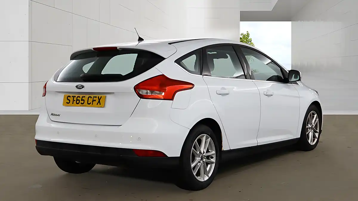 Used 2015 Ford Focus Zetec White - Interior and Exterior details 3