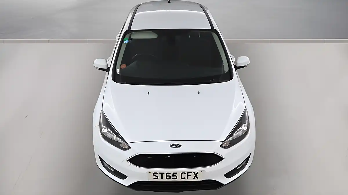 Used 2015 Ford Focus Zetec White - Interior and Exterior details 5