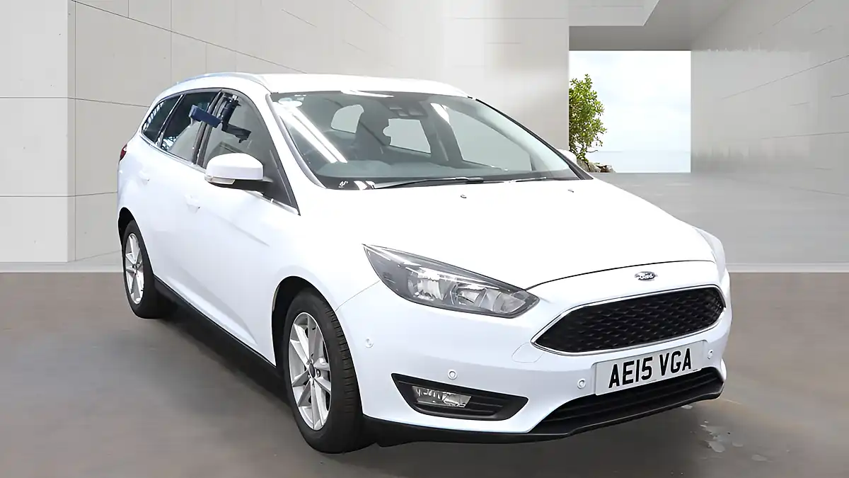 Used 2015 Ford Focus Zetec White - Front View