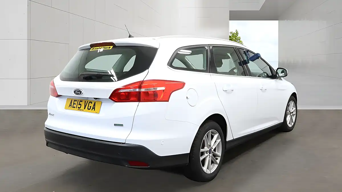 Used 2015 Ford Focus Zetec White - Interior and Exterior details 4