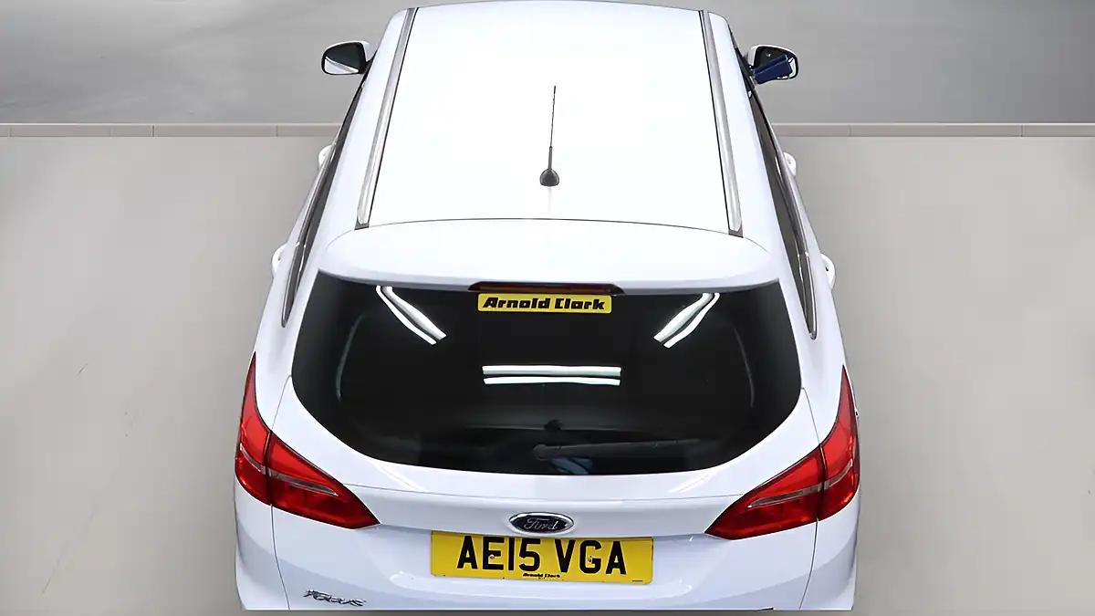 Used 2015 Ford Focus Zetec White - Interior and Exterior details 7