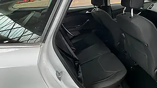 Used 2015 Ford Focus Zetec White - Interior and Exterior details 9