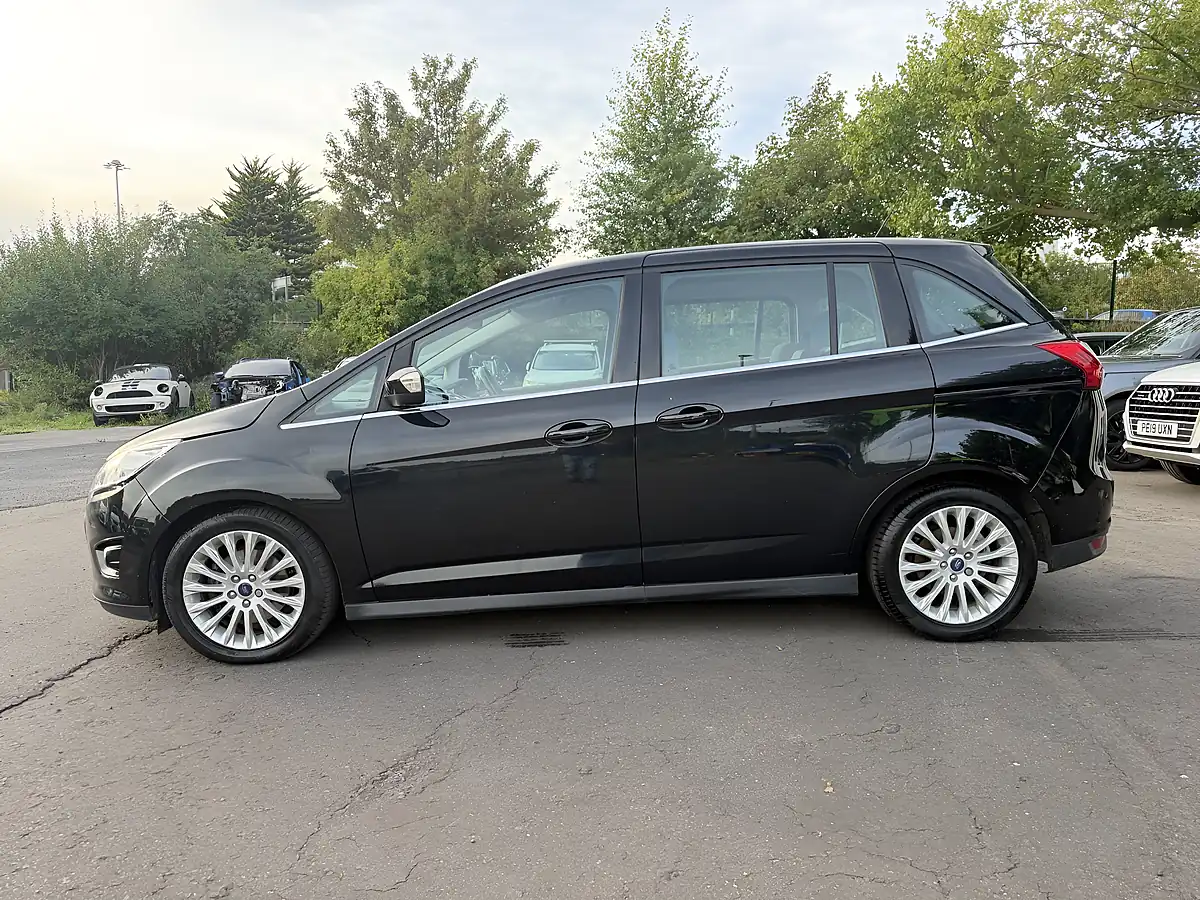 Used 2015 Ford Grand C-Max Titanium Black - Interior and Exterior details 14