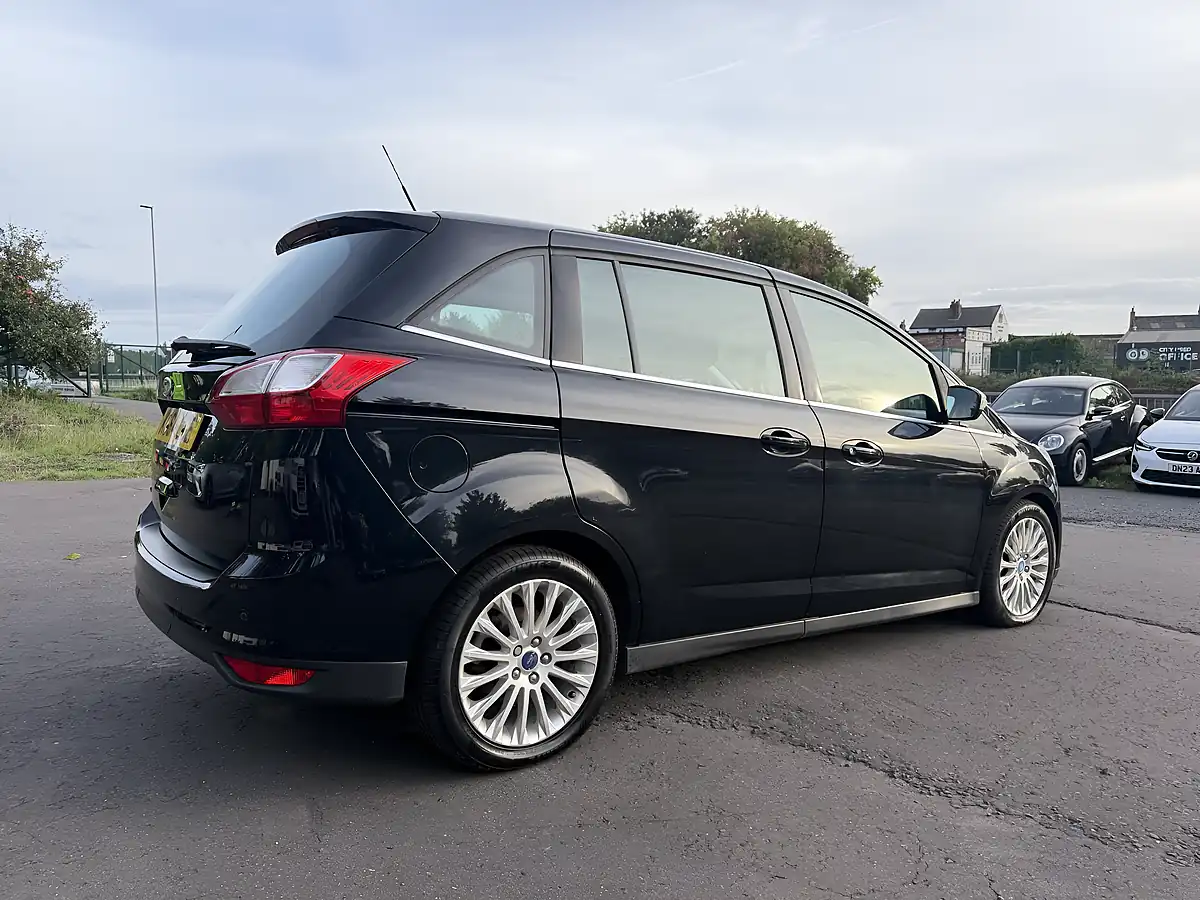 Used 2015 Ford Grand C-Max Titanium Black - Interior and Exterior details 4
