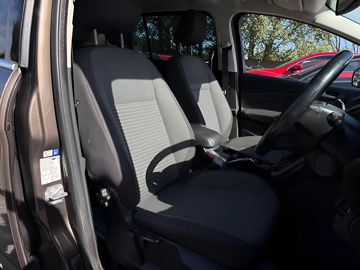 Used 2015 Ford Grand C-Max Titanium Brown - Interior and Exterior details 10