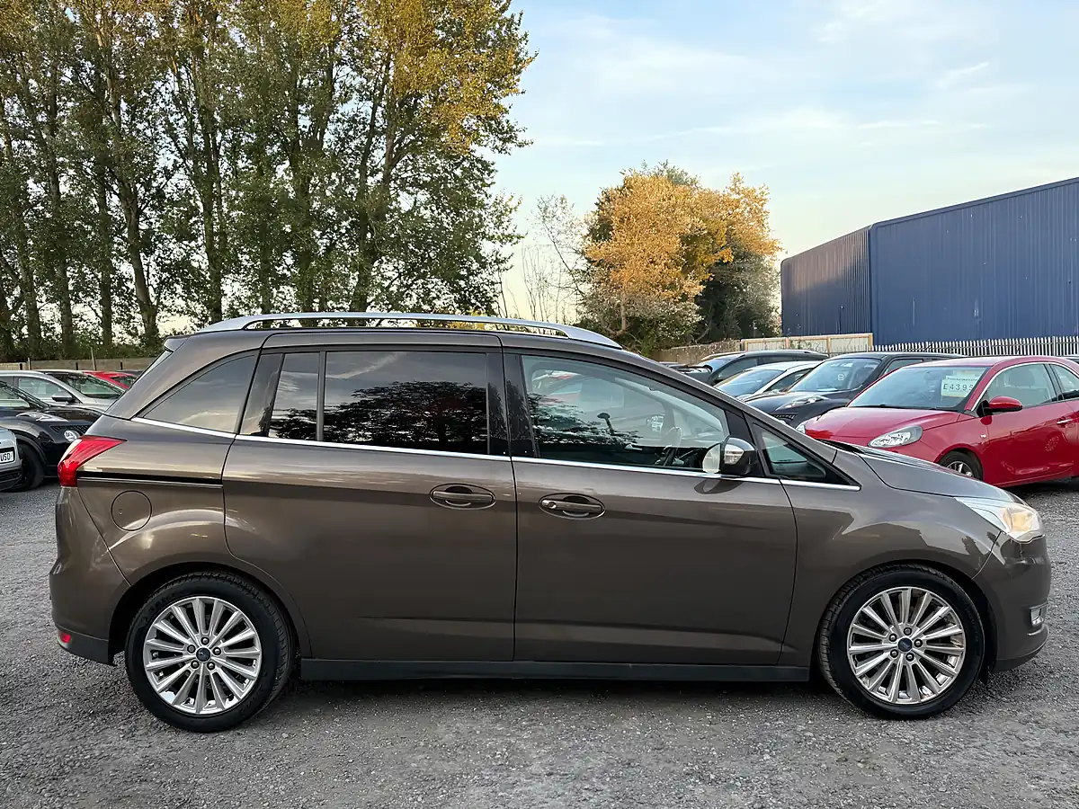 Used 2015 Ford Grand C-Max Titanium Brown - Interior and Exterior details 9