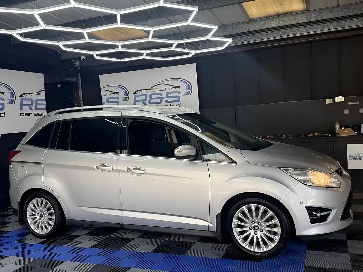 Used 2015 Ford Grand C-Max Titanium Moondust Silver Metallic - Interior and Exterior details 2