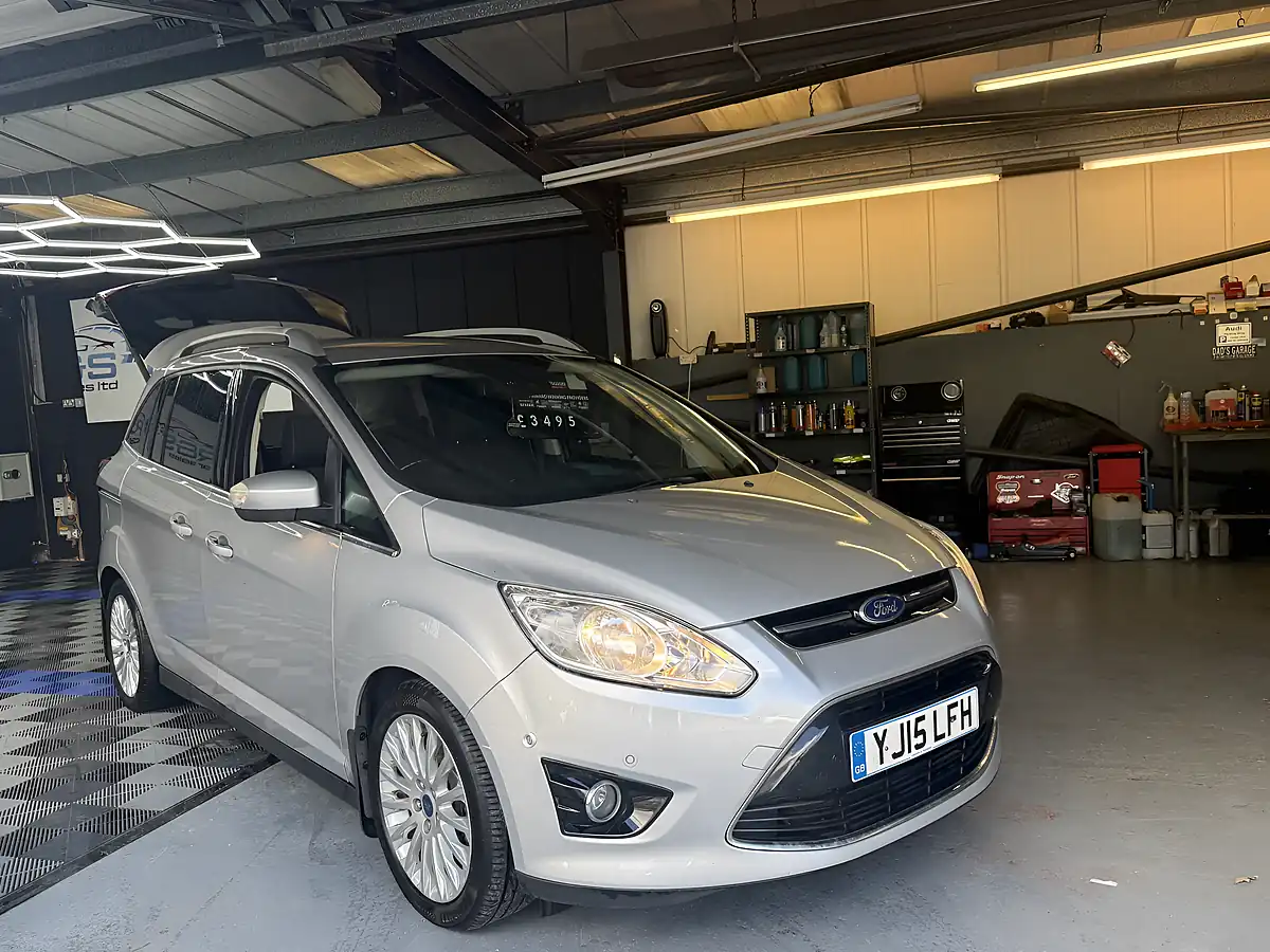 Used 2015 Ford Grand C-Max Titanium Moondust Silver Metallic - Interior and Exterior details 4