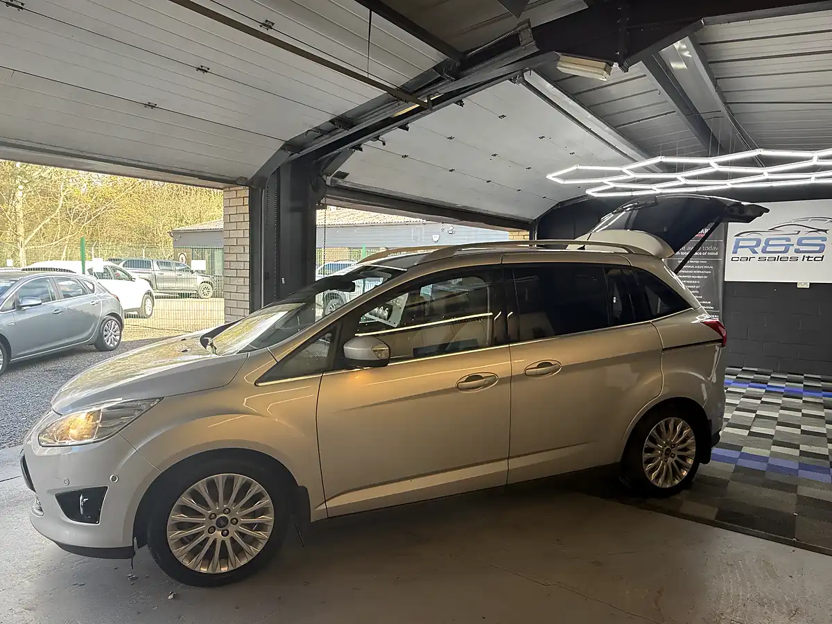 Used 2015 Ford Grand C-Max Titanium Moondust Silver Metallic - Interior and Exterior details 6