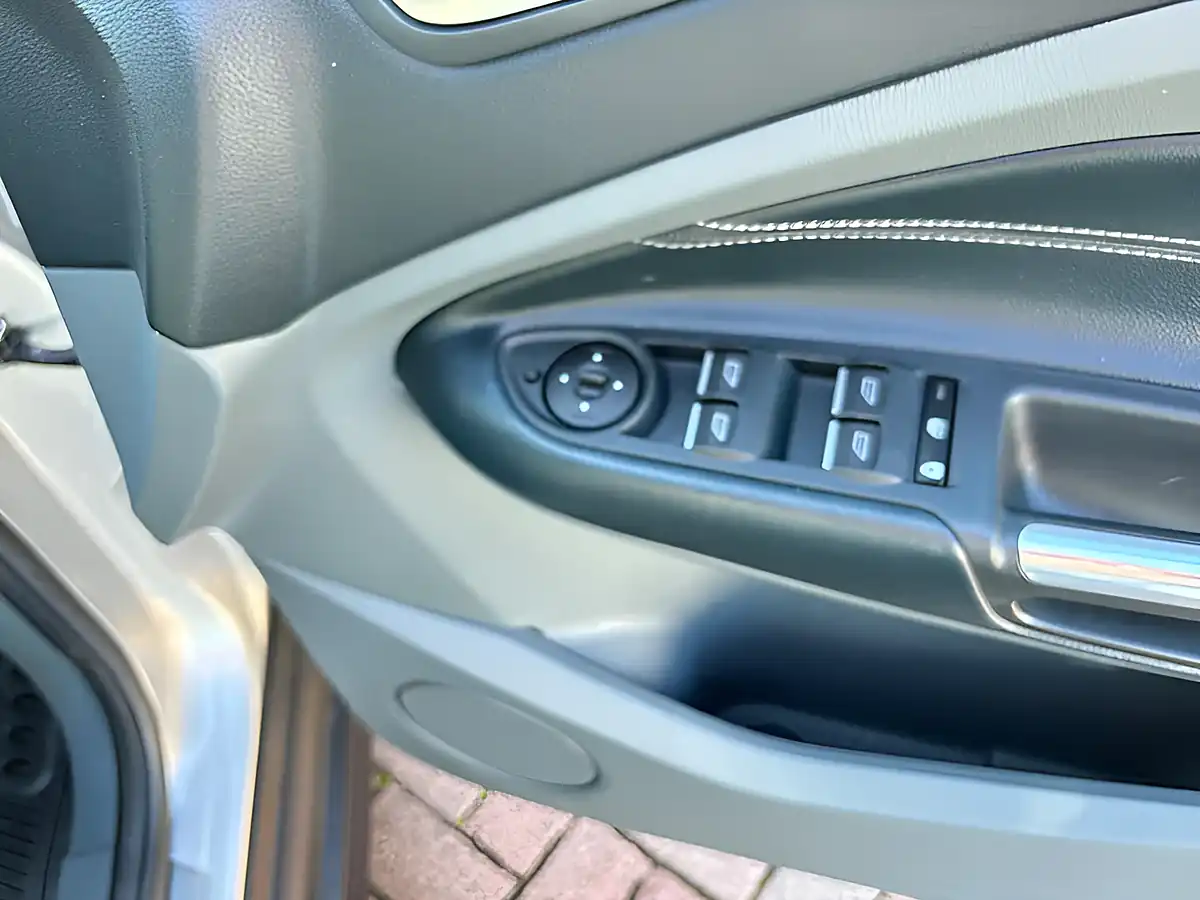 Used 2015 Ford Grand C-Max Titanium X Silver - Interior and Exterior details 14