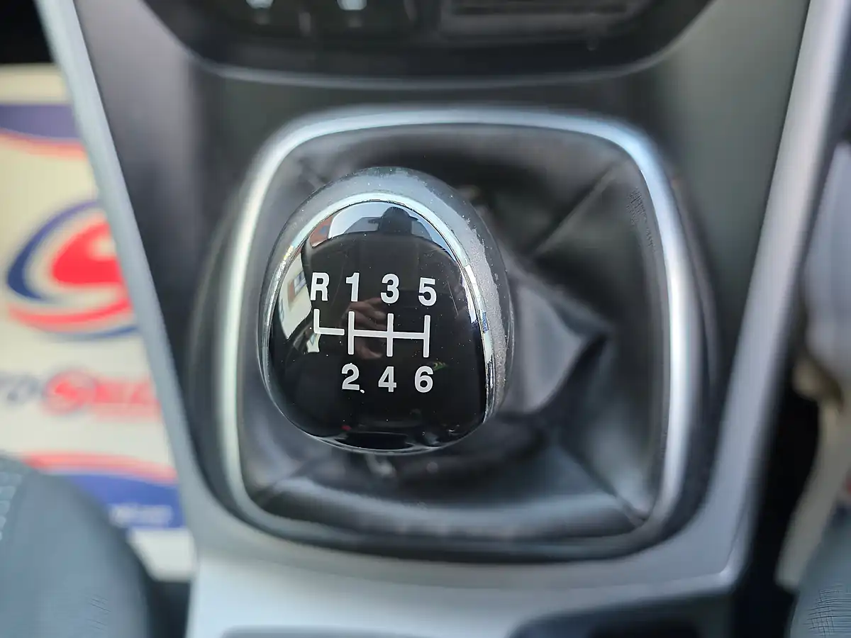 Used 2015 Ford Grand C-Max Zetec Grey - Interior and Exterior details 15
